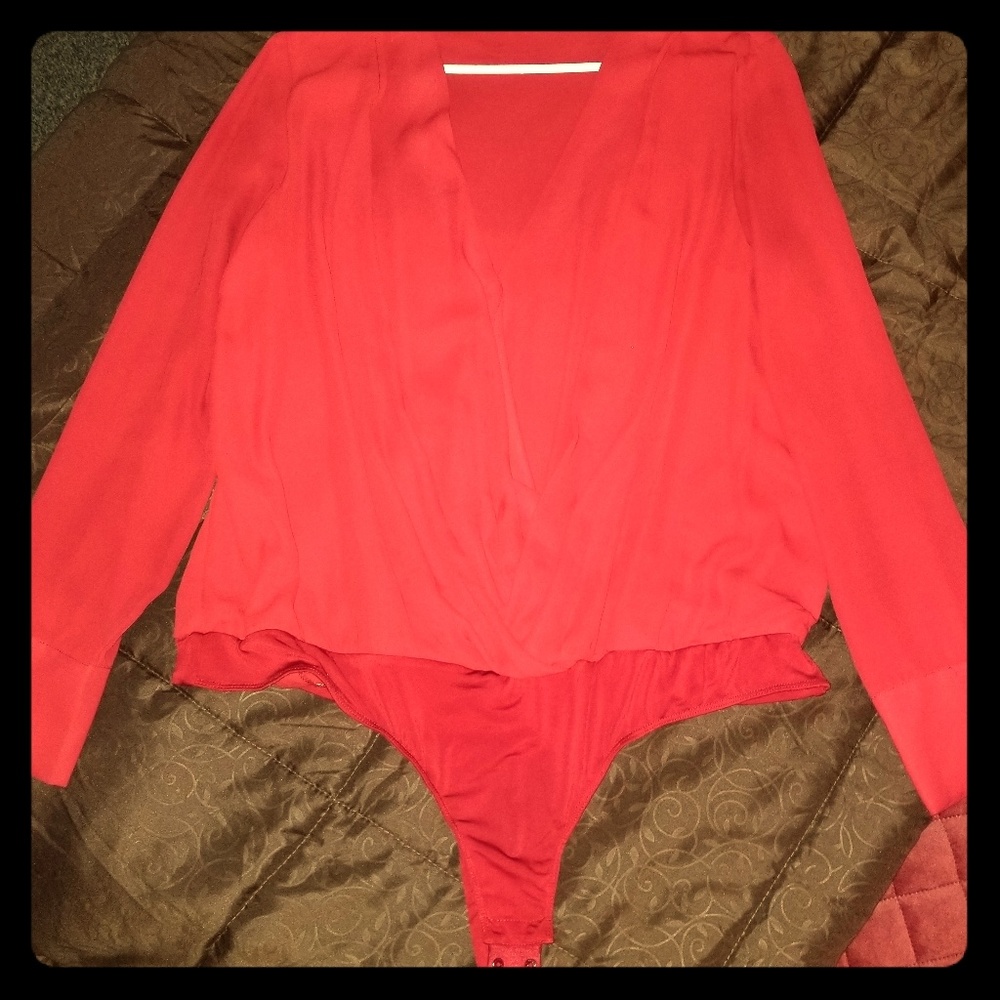 Long sleeve bodysuit w/ open V-neck